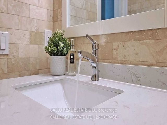 420 - 155 Dalhousie St