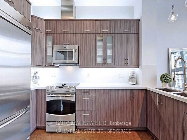 420 - 155 Dalhousie St