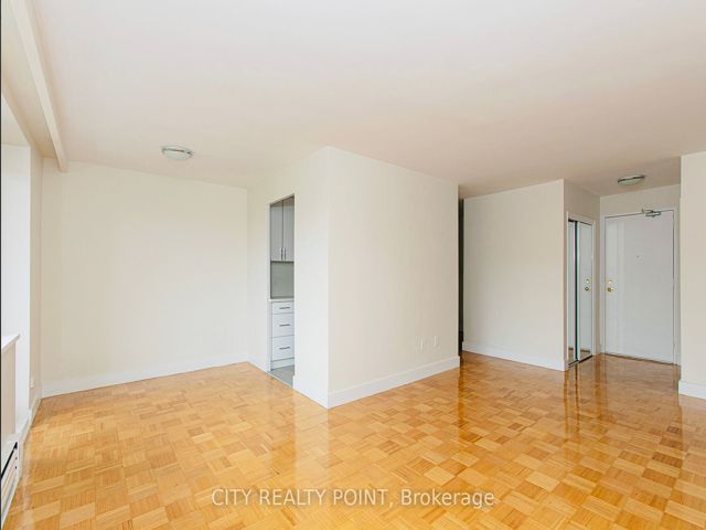 208 - 2 Grandstand Pl