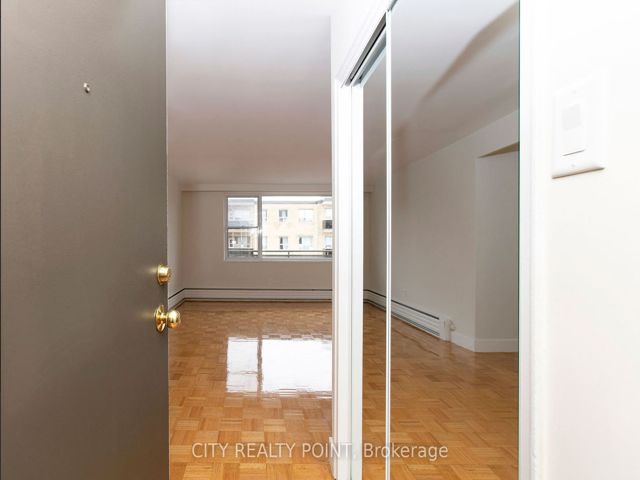 208 - 2 Grandstand Pl