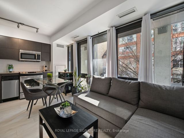 206 - 32 Camden St