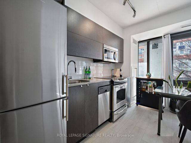 206 - 32 Camden St