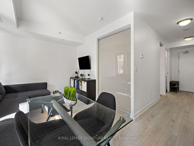 206 - 32 Camden St