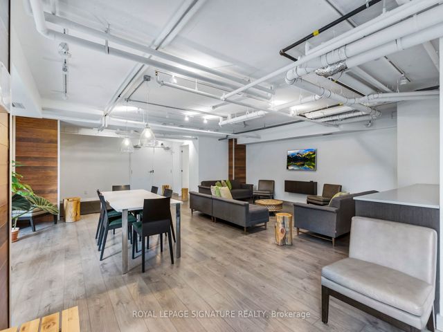 206 - 32 Camden St