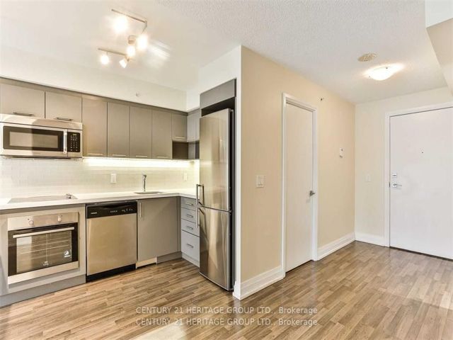 417E - 555 Wilson Ave