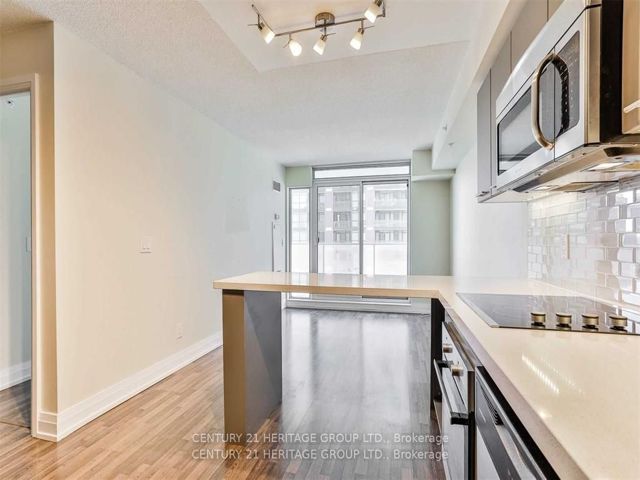 417E - 555 Wilson Ave