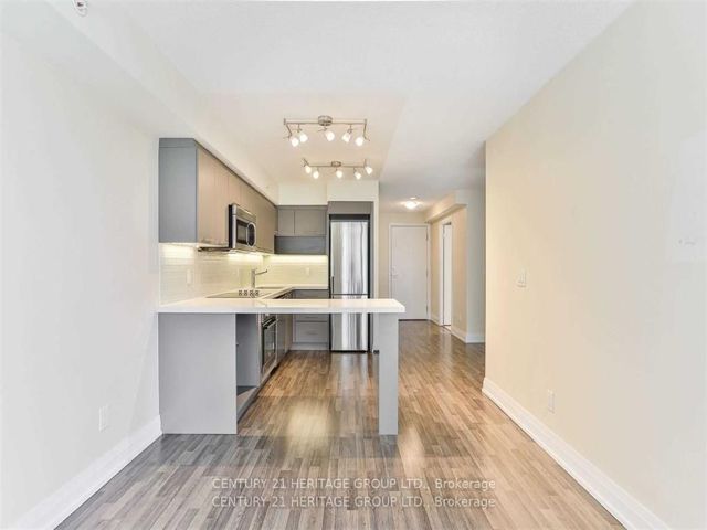 417E - 555 Wilson Ave