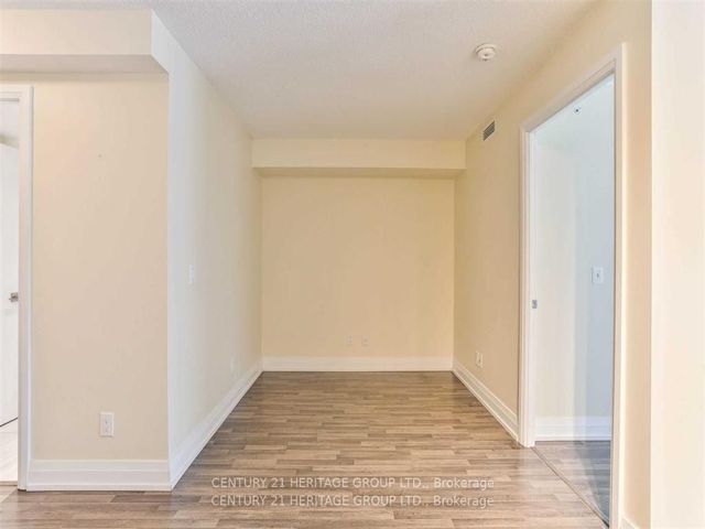 417E - 555 Wilson Ave