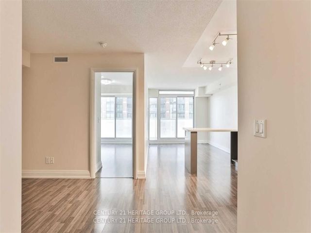 417E - 555 Wilson Ave