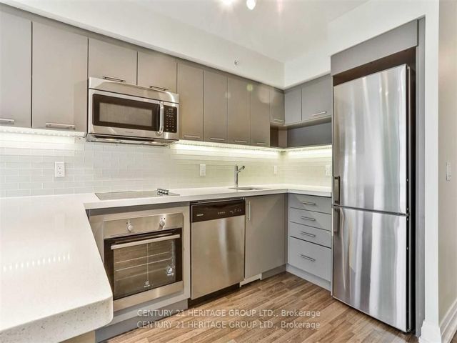 417E - 555 Wilson Ave