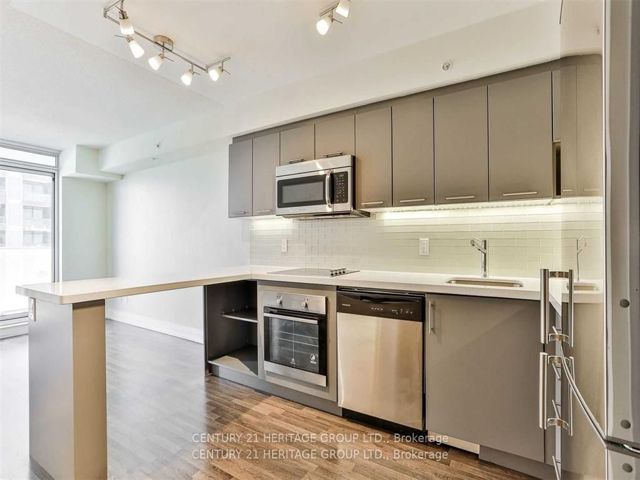 417E - 555 Wilson Ave