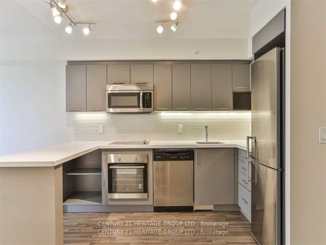 417E - 555 Wilson Ave