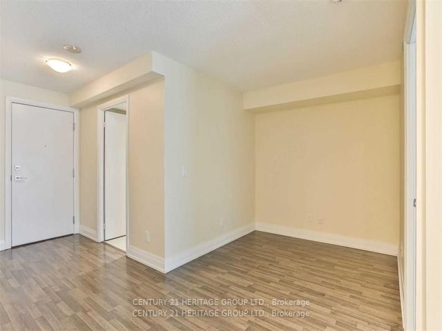 417E - 555 Wilson Ave