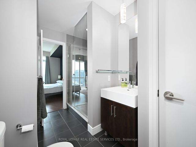 S1607 - 112 George St