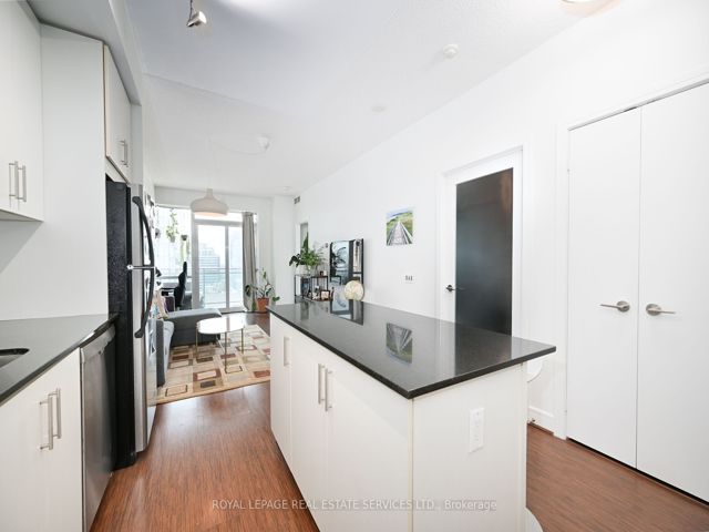 S1607 - 112 George St