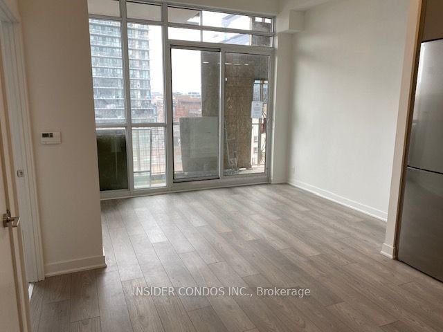 810 - 120 Parliament St