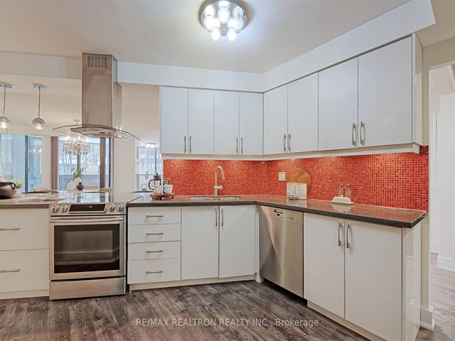 204 - 15 Mcmurrich St