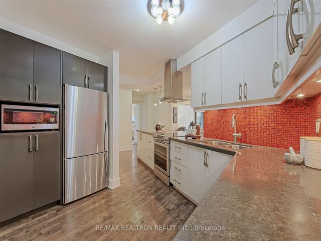 204 - 15 Mcmurrich St