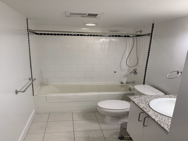 2501 - 33 Sheppard Ave E
