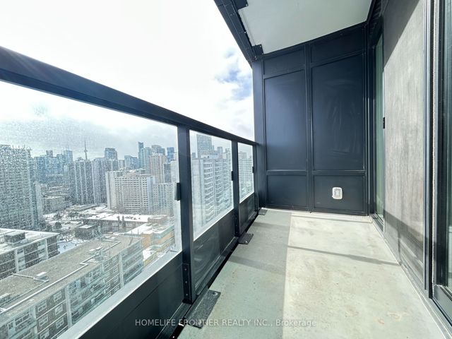 2219 - 585 Bloor St E
