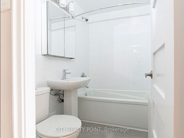 601 - 2 Grandstand Pl