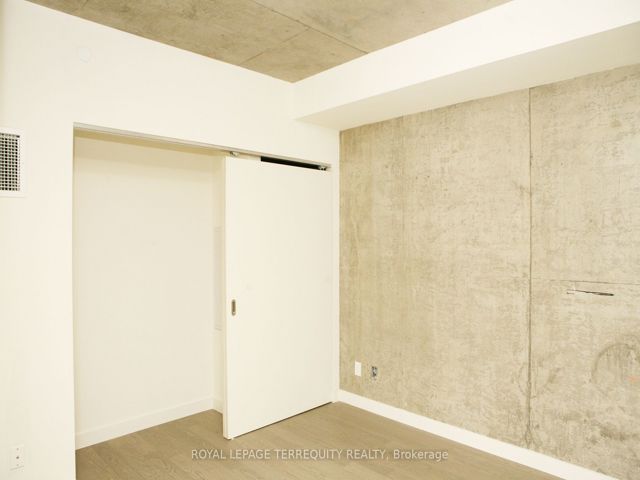 715 - 111 Bathurst Ave