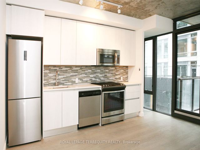 715 - 111 Bathurst Ave
