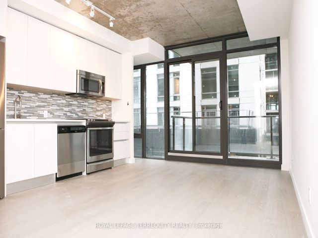715 - 111 Bathurst Ave