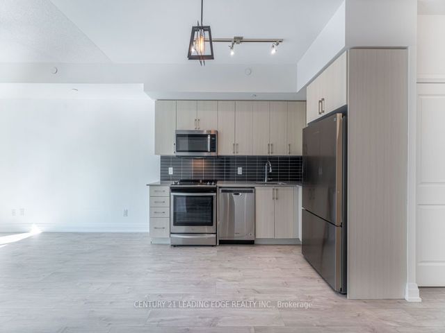 517 - 591 Sheppard Ave E