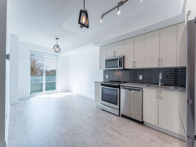 517 - 591 Sheppard Ave E