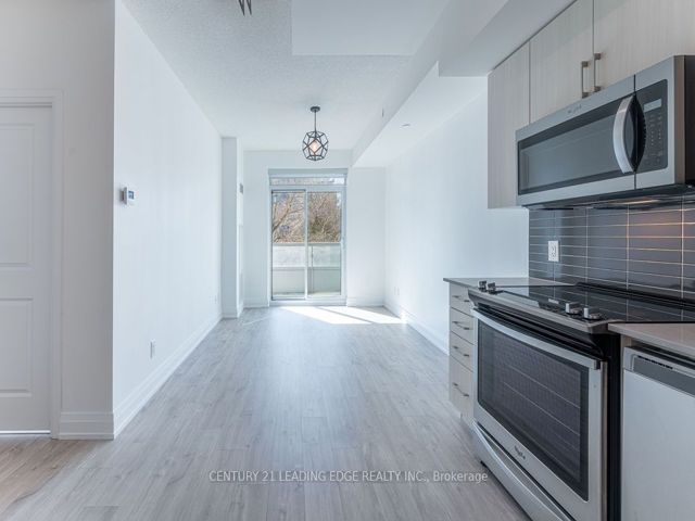 517 - 591 Sheppard Ave E