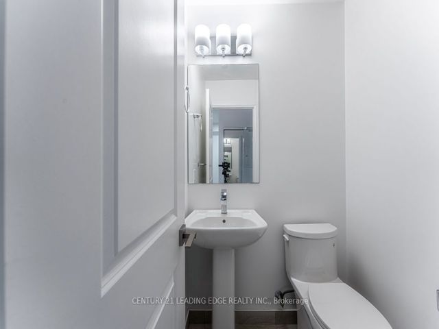 517 - 591 Sheppard Ave E