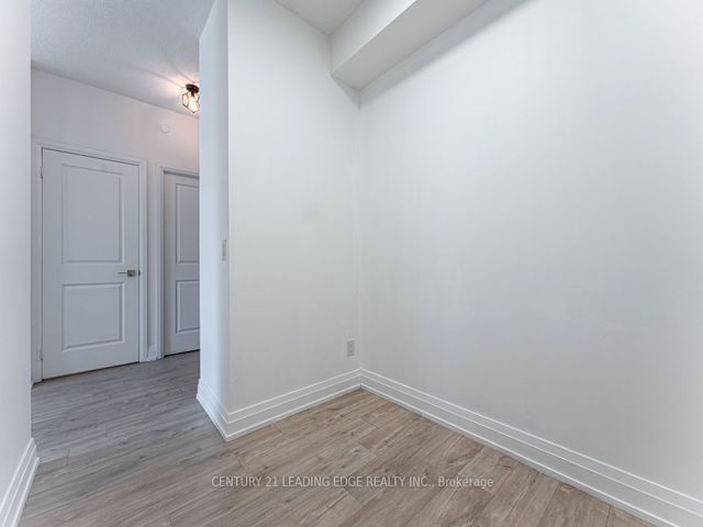 517 - 591 Sheppard Ave E