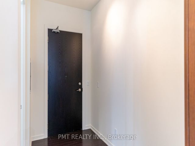 504 - 19 Brant St