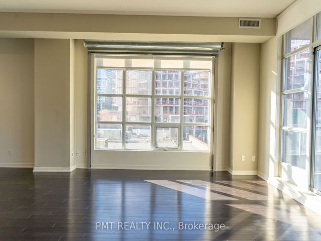 504 - 19 Brant St