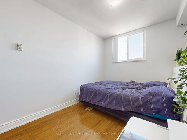 1701 - 1350 York Mills Rd