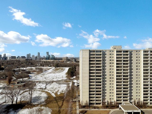 1701 - 1350 York Mills Rd