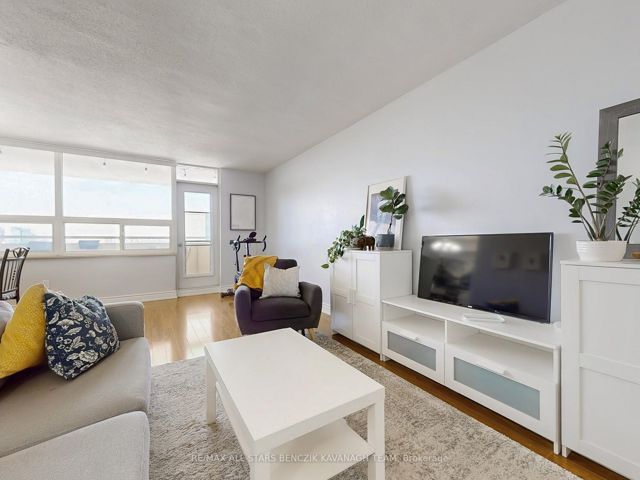 1701 - 1350 York Mills Rd