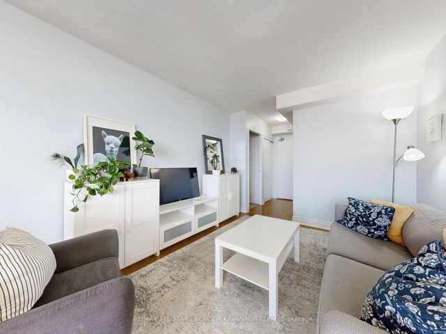 1701 - 1350 York Mills Rd