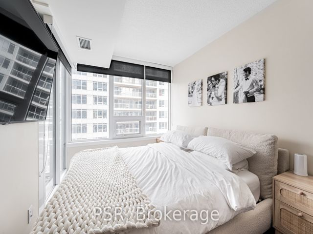 2310 - 19 Bathurst St