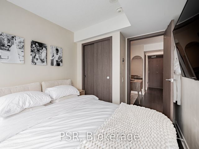 2310 - 19 Bathurst St