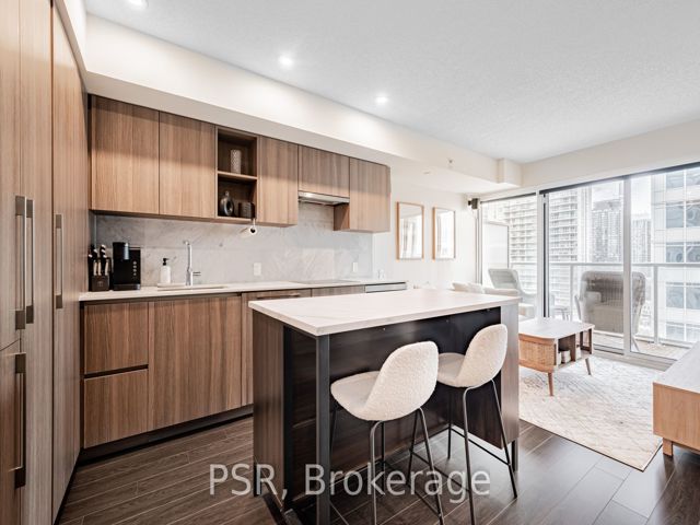 2310 - 19 Bathurst St