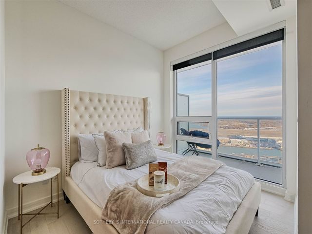 3602 - 17 Bathurst St