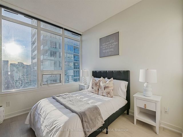 3602 - 17 Bathurst St