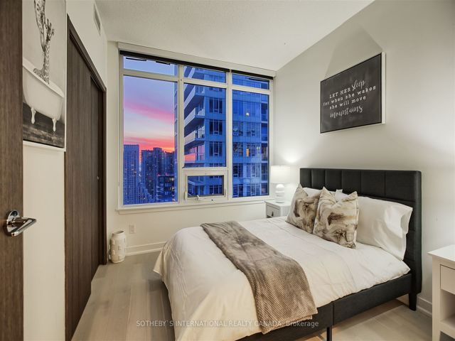 3602 - 17 Bathurst St