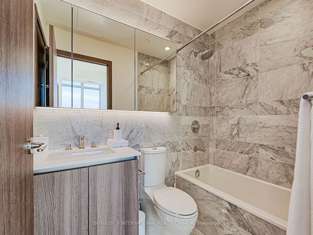3602 - 17 Bathurst St