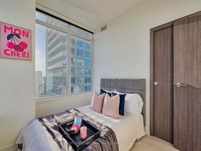 3602 - 17 Bathurst St