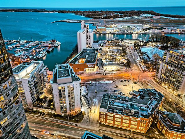 3602 - 17 Bathurst St