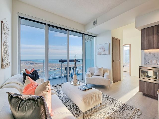 3602 - 17 Bathurst St