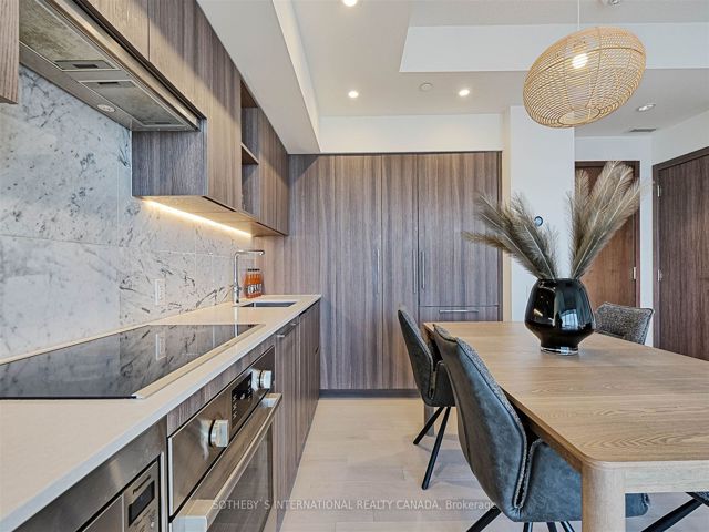 3602 - 17 Bathurst St
